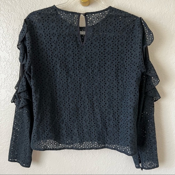 Line and dot lace ruffle long sleeve top size small - Picture 12 of 15
